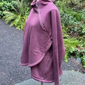 Athleta Women's Cozy Karma Asym Pullover Sweatshirt Red Size 3xl Long Sleeve